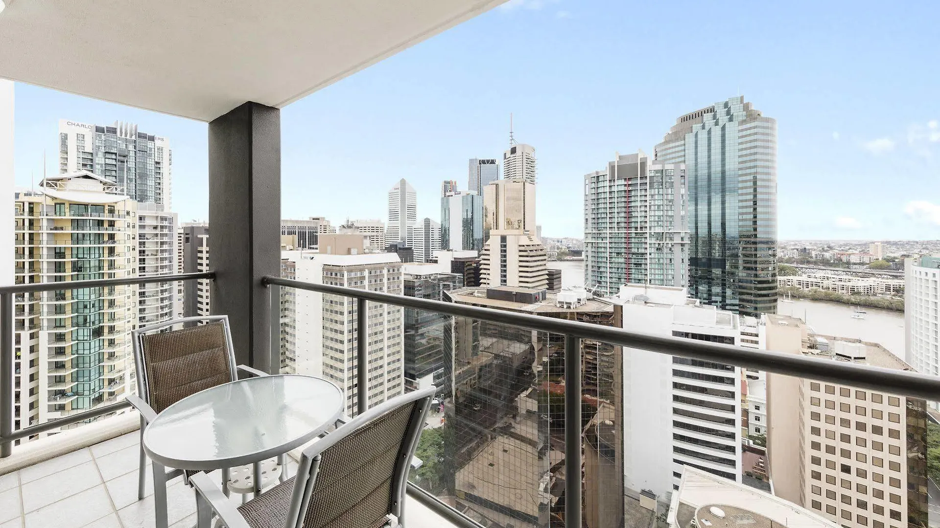 Oaks Brisbane On Margaret Suites
