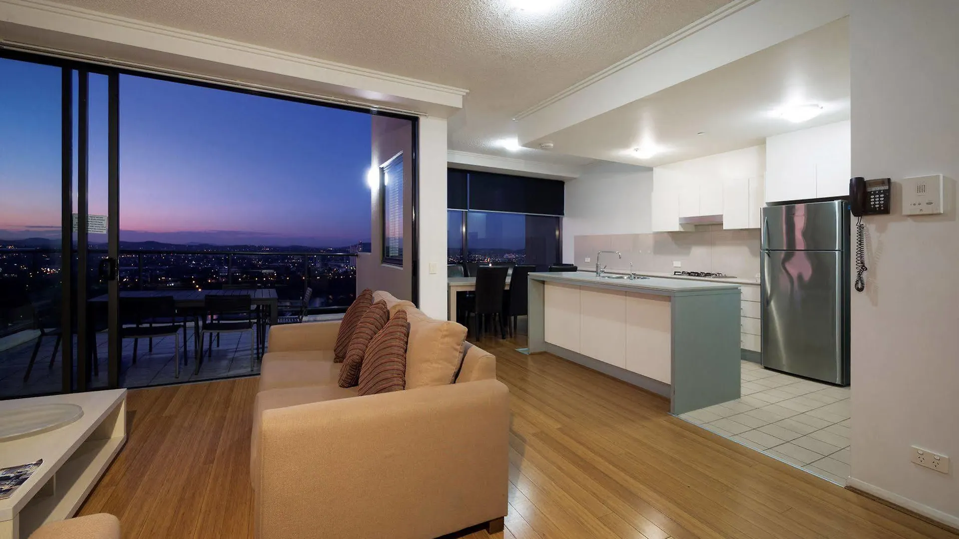 Oaks Brisbane On Margaret Suites 4*,