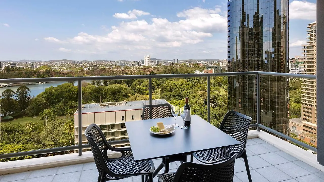 Oaks Brisbane On Margaret Suites 4*,